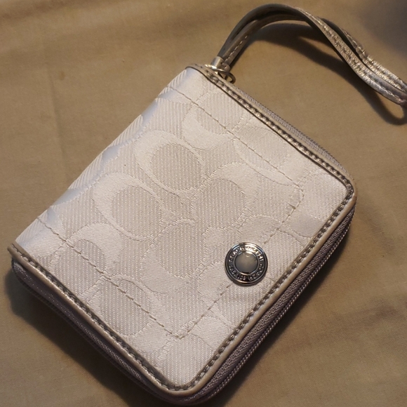 Coach Wallet - Picture 2 of 8